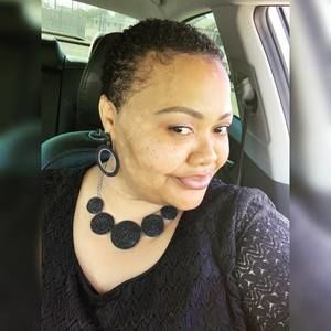 Meet your Posher, Monique